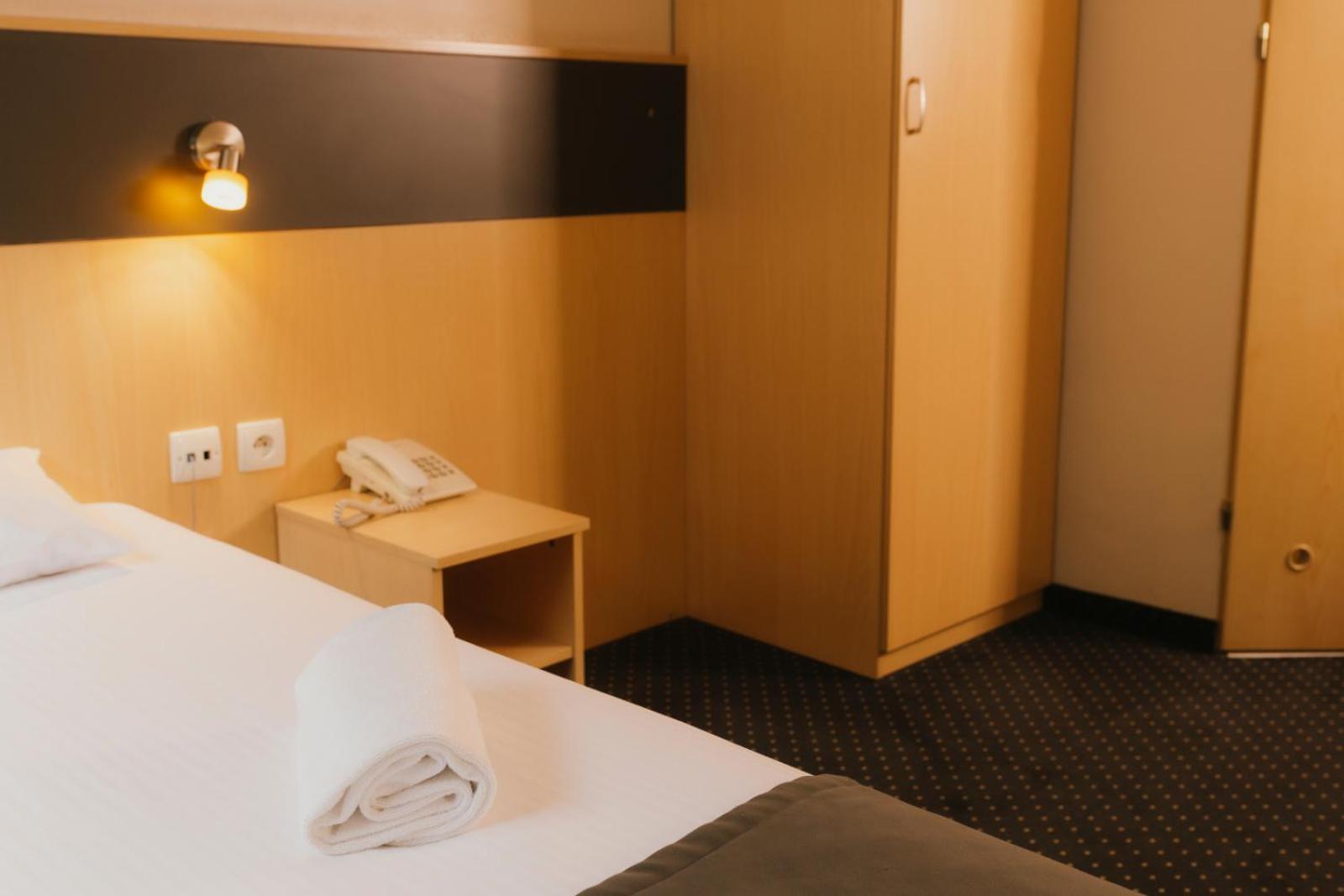 Economy Silesian Hotel Κατοβίτσε Εξωτερικό φωτογραφία