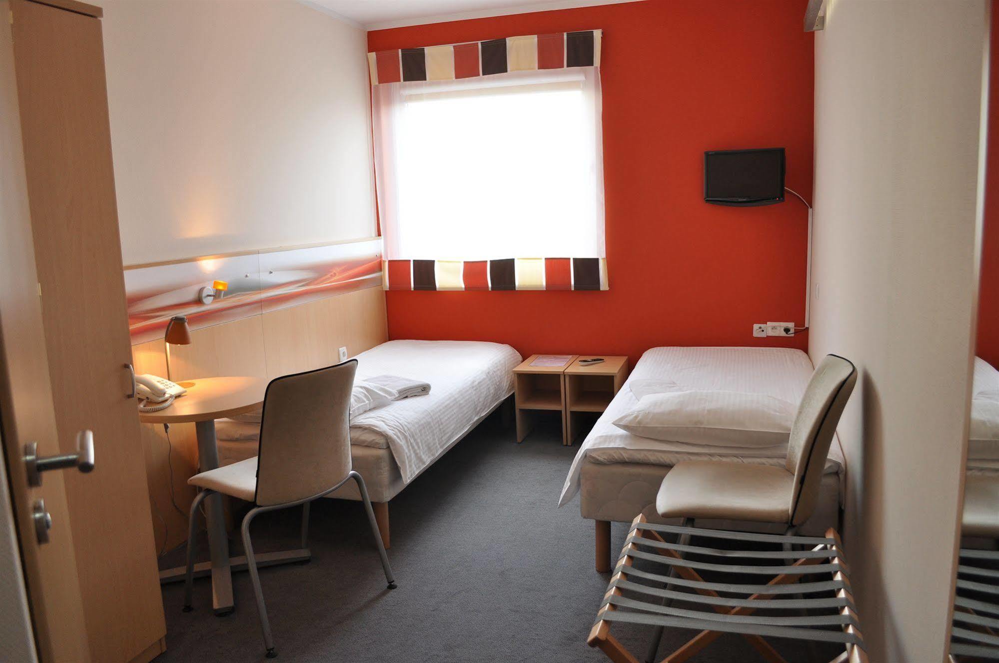 Economy Silesian Hotel Κατοβίτσε Εξωτερικό φωτογραφία